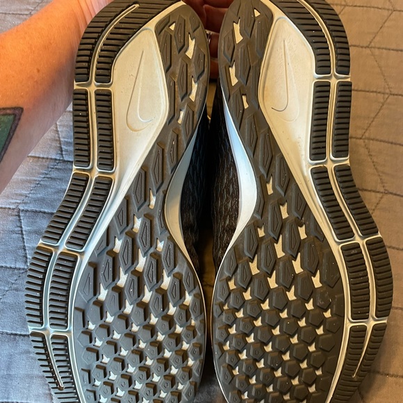 3/$15 EUC Women’s Nike Zoom Pegasus 35 size 12. Good used condition, blue/black. - Picture 4 of 13